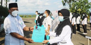 BUPATI SELUMA BAGIKAN SK PTT DI LINGKUNGAN DINAS KESEHATAN