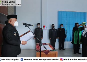 PELANTIKAN DAN PENGAMBILAN SUMPAH JABATAN ADMINISTRASI DI LINGKUNGAN DINAS KESEHATAN KABUPATEN SELUMA