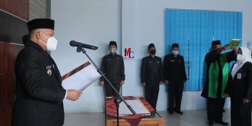 PELANTIKAN DAN PENGAMBILAN SUMPAH JABATAN ADMINISTRASI DI LINGKUNGAN DINAS KESEHATAN KABUPATEN SELUMA