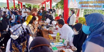 SERBUAN VAKSINASI MASSAL BERSAMA TNI DI KABUPATEN SELUMA