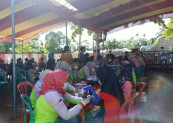 GERAKAN SERENTAK VAKSINASI COVID-19 DI KANTOR CAMAT TALO KECIL