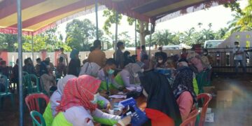 GERAKAN SERENTAK VAKSINASI COVID-19 DI KANTOR CAMAT TALO KECIL