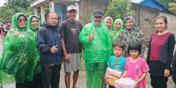 DINAS KESEHATAN KABUPATEN SELUMA MEMBERIKAN BANTUAN DAN PELAYANAN KESEHATAN GRATIS UNTUK MASYARAKAT TERDAMPAK MUSIBAH BANJIR DI KABUPATEN SELUMA