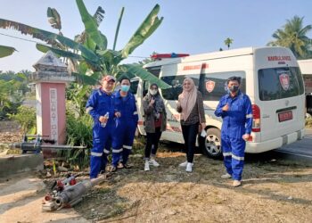 KEGIATAN PELAYANAN PASCA BANJIR MELIPUTI PENGOBATAN GRATIS, PELAYANAN KESEHATAN MOBILE, HOMECARE KELOMPOK RENTAN, FOGGING DAN PEMBAGIAN ABATE DI KABUPATEN SELUMA