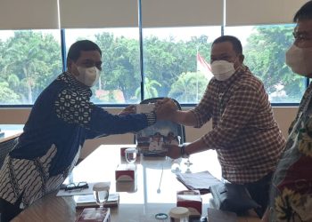 KUNJUNGAN KERJA BUPATI SELUMA DIDAMPINGI KEPALA DINAS KESEHATAN KABUPATEN SELUMA