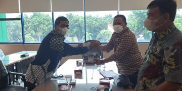 KUNJUNGAN KERJA BUPATI SELUMA DIDAMPINGI KEPALA DINAS KESEHATAN KABUPATEN SELUMA