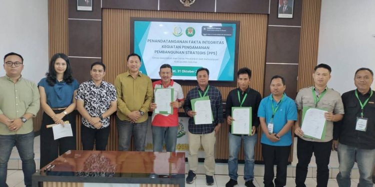 Penandatanganan Pakta Integritas Pengamanan Pembangunan Strategis Proyek TPS Limbah B3 Puskesmas Dermayu