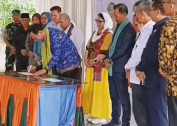 Grand Launching Sekolah Laboratorium Pancasila (SLP) yang diselenggarakan di SMP Negeri 06 Seluma, Kelurahan Dermayu, Kecamatan Air Periukan.