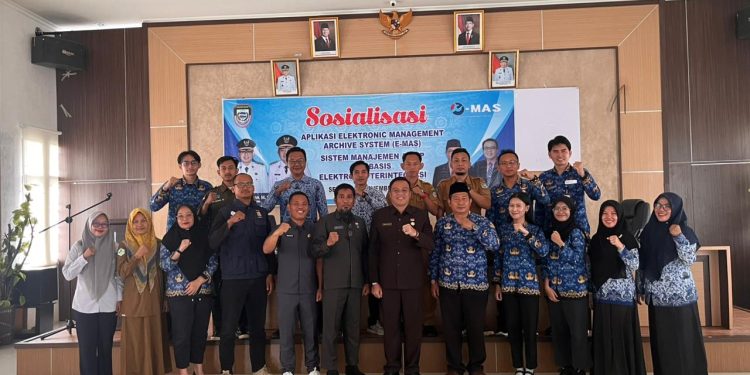 SOSIALISASI ELECTRONIC MANAGEMENT ARCHIVE SYSTEM (E-MAS) Sistem Manajemen Arsip Berbasis Elektronik Terintegrasi