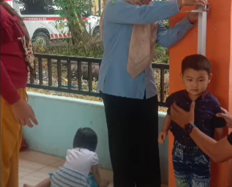 VALIDASI DATA BALITA BERMASALAH GIZI DI DESA AIR KERUH, KABUPATEN