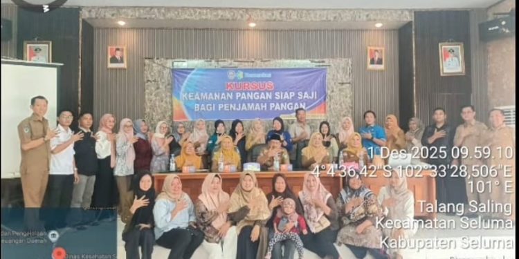 KURSUS KEAMANAN PANGAN SIAP SAJI BAGI PENJAMAH PANGAN PEMILIK RUMAH MAKAN DAN KATERING DIGELAR DI DINAS KESEHATAN SELUMA