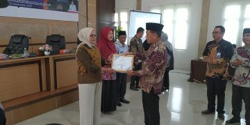 DINAS KESEHATAN KABUPATEN SELUMA RAIH PENGHARGAAN TERBAIK I PRODUSEN PENGELOLA DATA PADA FORUM SATU DATA INDONESIA 2025