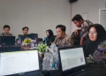 PENGURUS BARANG DINKES SELUMA LEMBUR SUSUN LAPORAN BMD DI BKD SELUMA