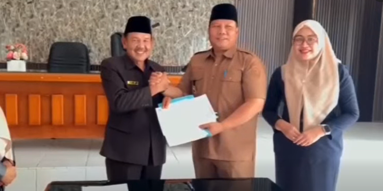 SERAH TERIMA JABATAN KEPALA DINAS KESEHATAN KABUPATEN SELUMA