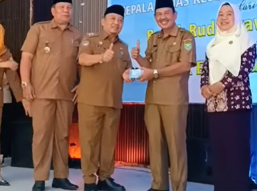 PISAH SAMBUT KEPALA DINAS KESEHATAN KABUPATEN SELUMA