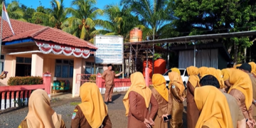 PLT. KEPALA DINAS KESEHATAN SELUMA LAKUKAN KUNJUNGAN KERJA DAN PEMBINAAN ASN