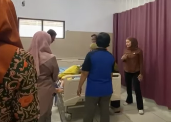DINAS KESEHATAN KABUPATEN SELUMA EVAKUASI PASIEN ODGJ KE RSKJ SOEPRAPTO BENGKULU
