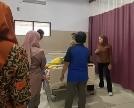 DINAS KESEHATAN KABUPATEN SELUMA EVAKUASI PASIEN ODGJ KE RSKJ SOEPRAPTO BENGKULU