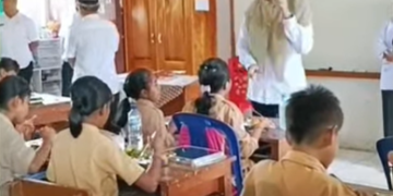 DINAS KESEHATAN SELUMA HADIRI LAUNCHING PROGRAM MBG DI SPPG LUBUK SAHUNG SDN 81 SELUMA